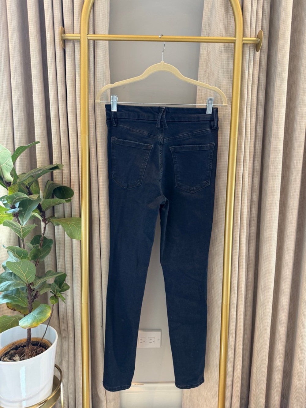 NWOT GOOD AMERICAN Always Fits Classic High-Rise Skinny Jeans in Dark Indigo - Picture 2 of 4